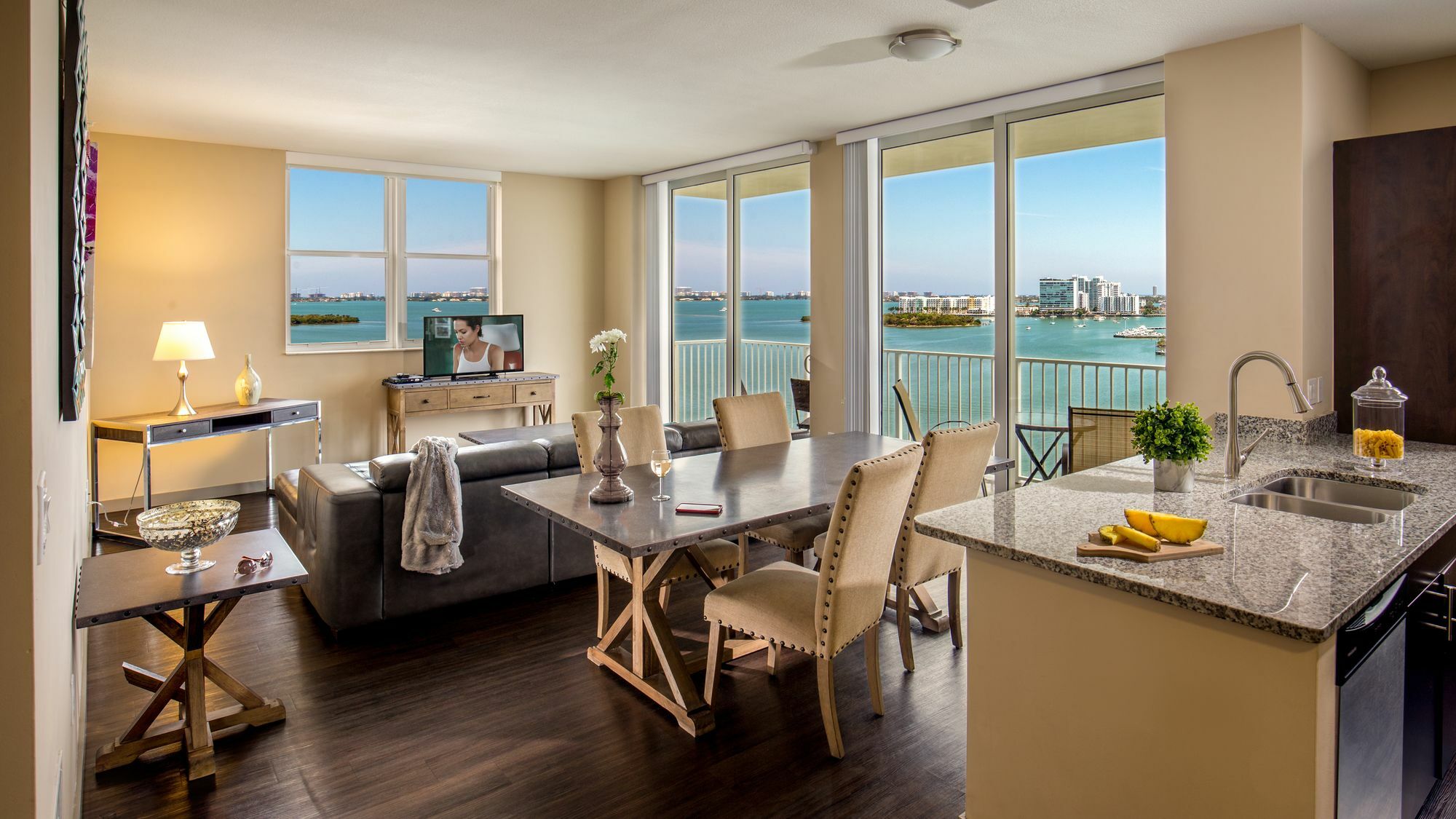 Shorecrest Miami Bay Luxury Apartments Exterior photo