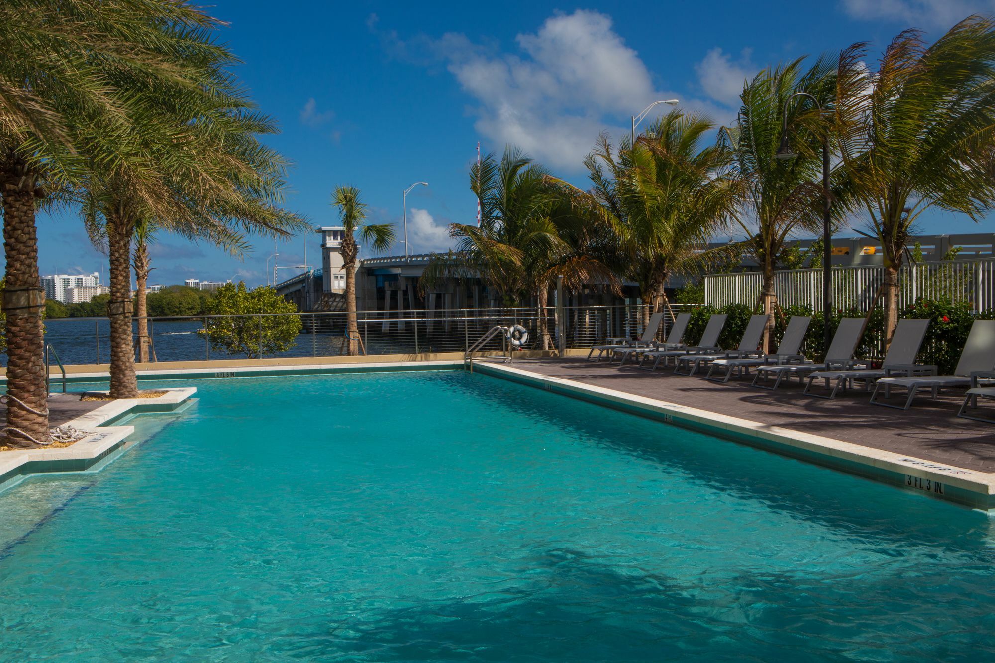 Shorecrest Miami Bay Luxury Apartments Exterior photo