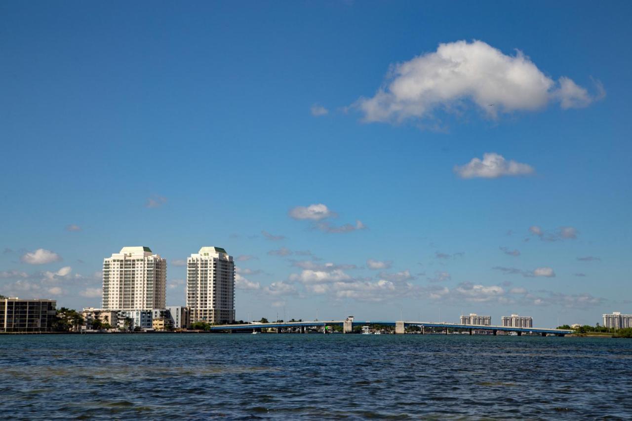 Shorecrest Miami Bay Luxury Apartments Exterior photo